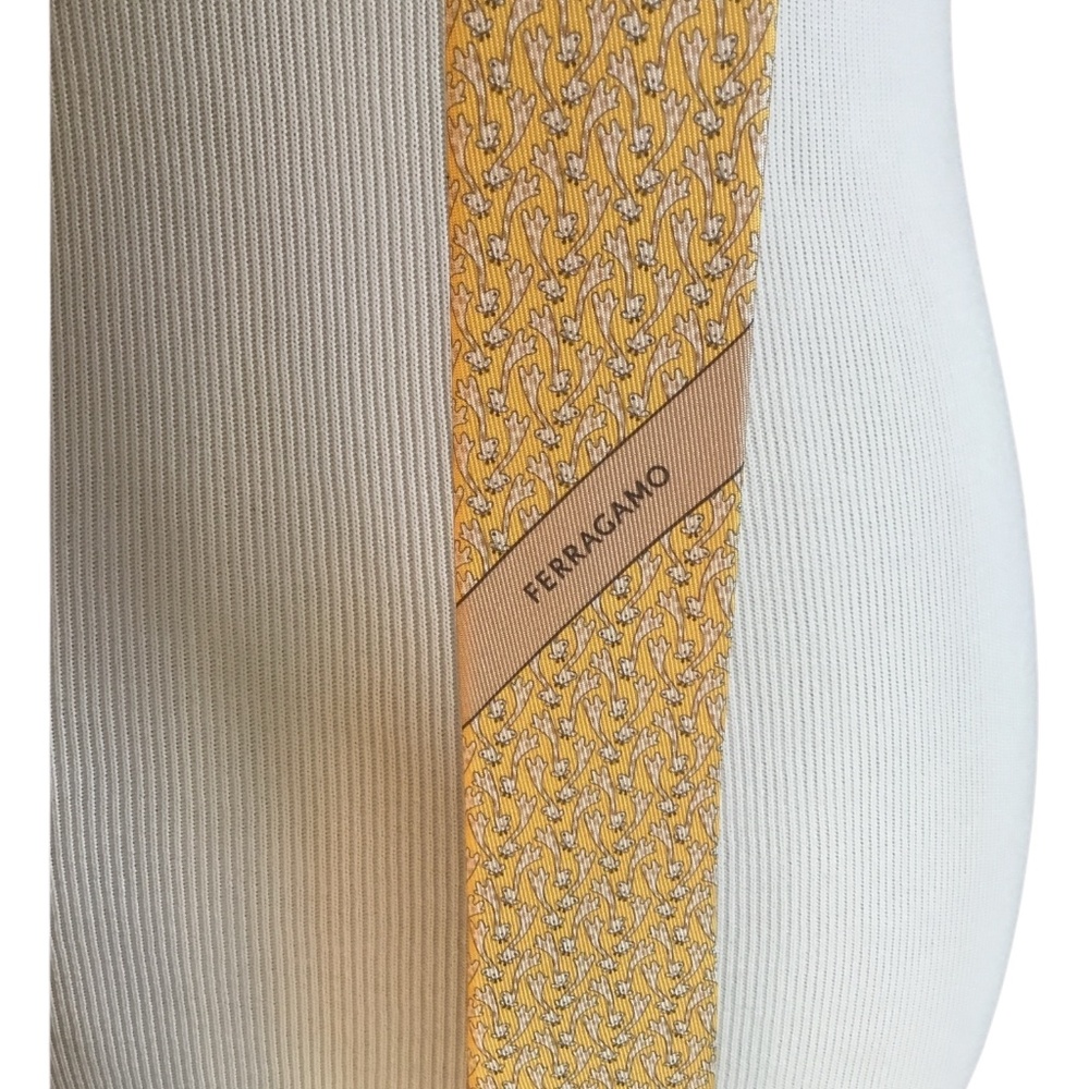 Ferragamo Giraffe-Print Silk Tie - Picture 6 of 16